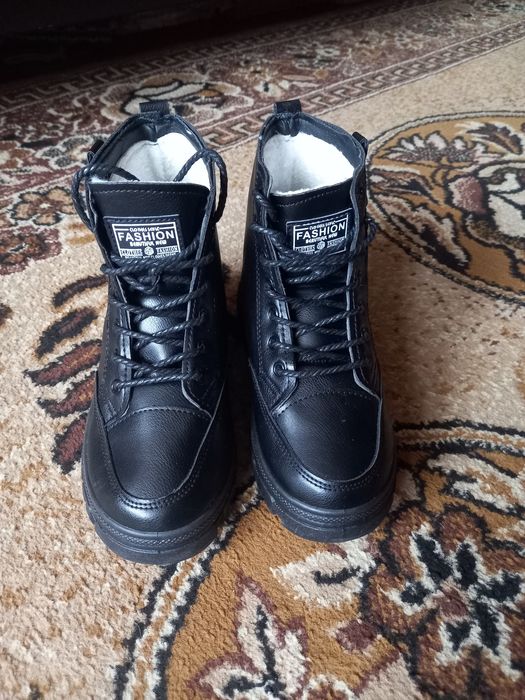 Ботинки зимние 37