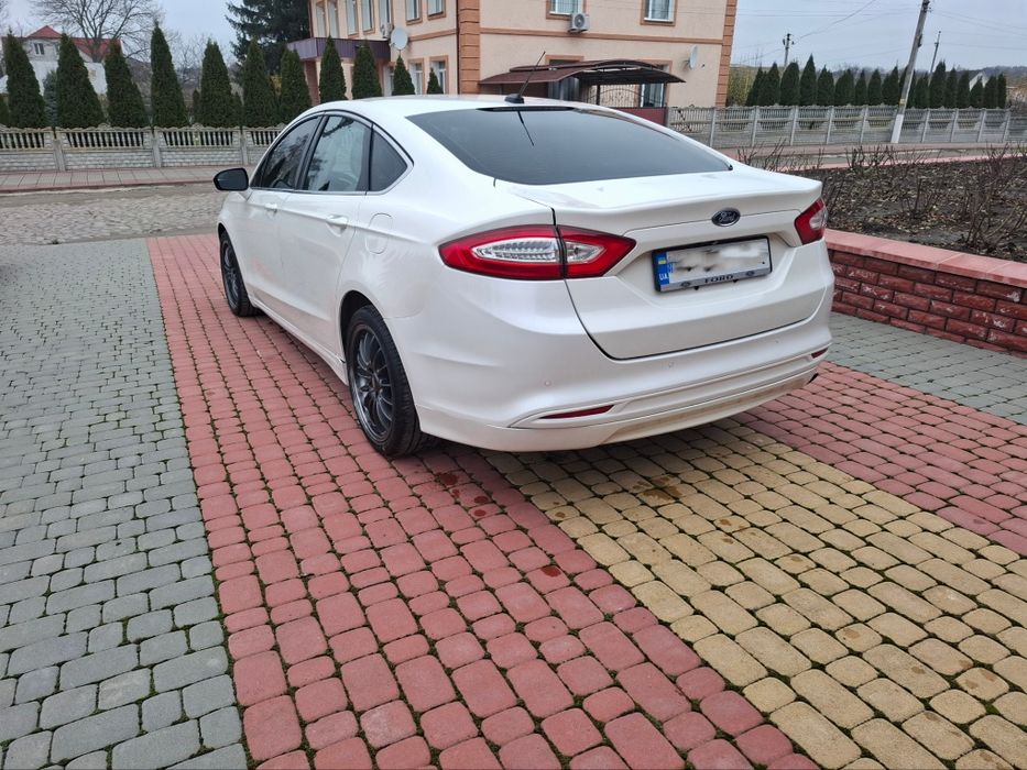В продажі Ford Fusion