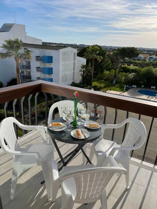 CASA ROSE - T2 a pé p/ Marina + c/ Pisc.+ estacionamto- DISPONÍVEL 1a Quinzena Julho + 2a Quinzena Agosto+ Set.  - VILAMOURA