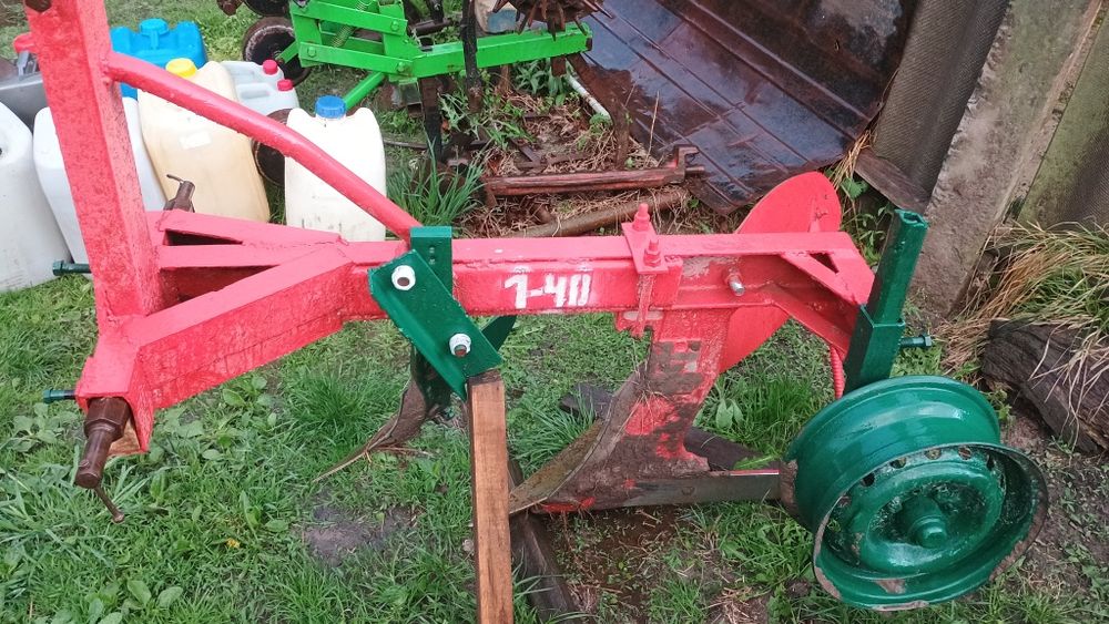 Саморобний плуг Kverneland 1-40