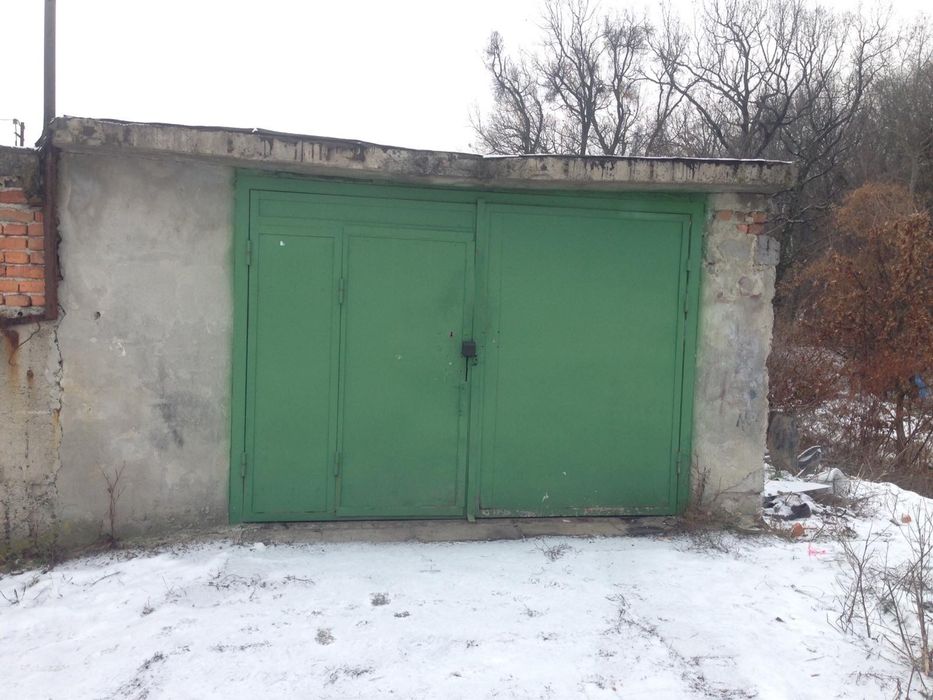 Продам гараж з ямою