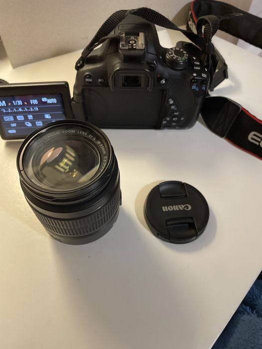 Câmera Canon EOS 700D
