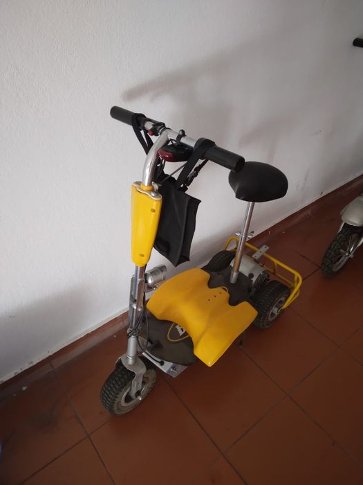 2 Trotinete 24v em bom estado