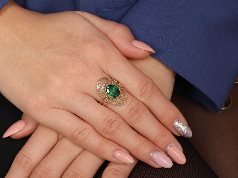 Duży złoty pierścień zielony kamień w ażurowej oprawie PR 585