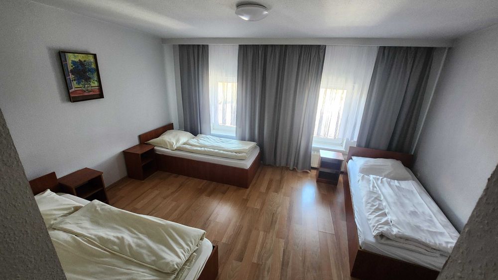 Noclegi Hostel Almina