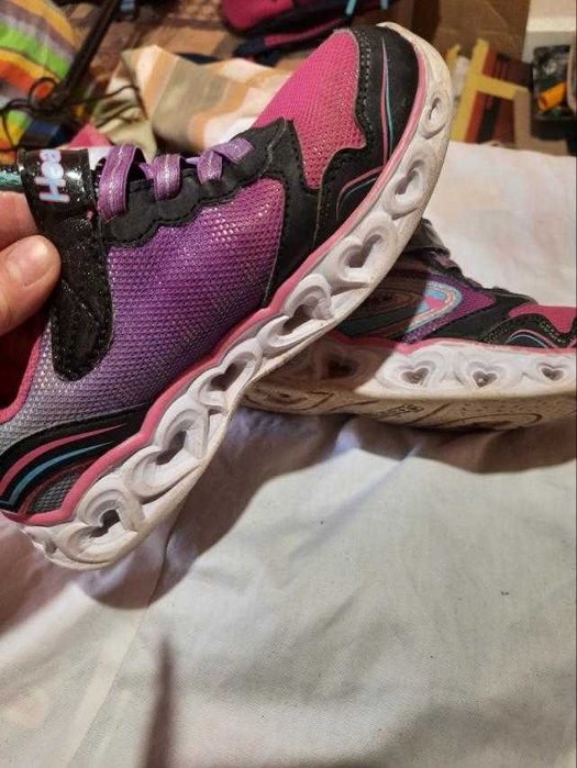 Кросівки skechers на липучці  35 розмір 22 см устілка