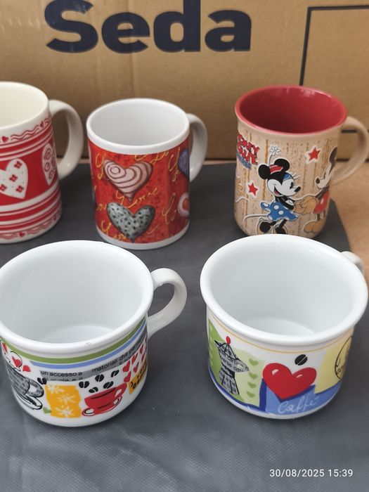 Canecas com vários desenhos