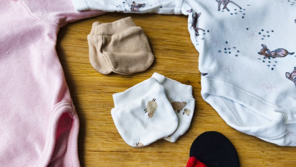 Zestaw ubranek dla dziewczynki r. 56