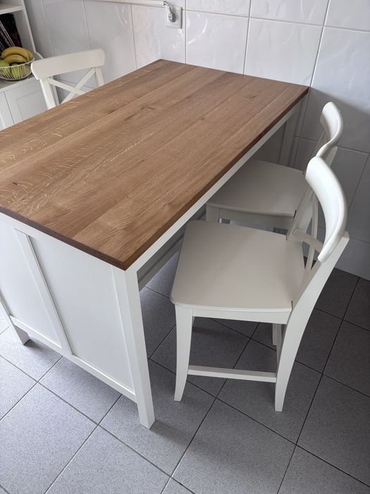 Ilha de cozinha + 3 bancos