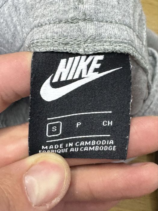 Nike шорты бриджи S размер спортивные серые