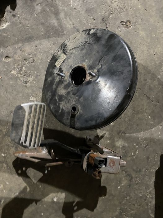 Вакум тормозний баняк нісан кашкай автомат вакумний підсилювач