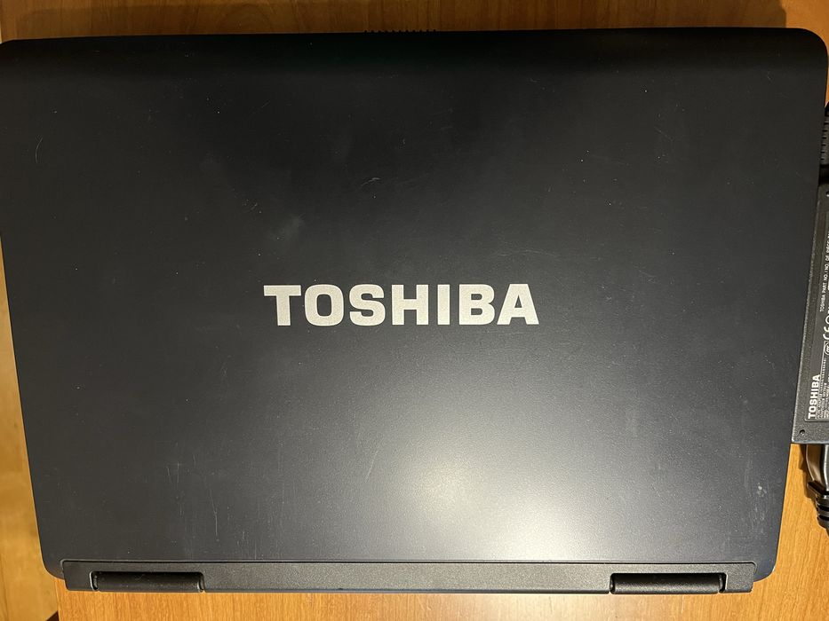 PC portatil TOSHIBA