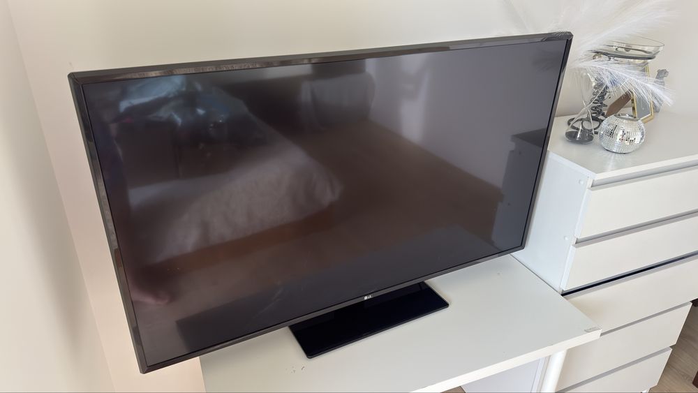 Tv LED 4k UHD Lg 49 cali jak nowy !