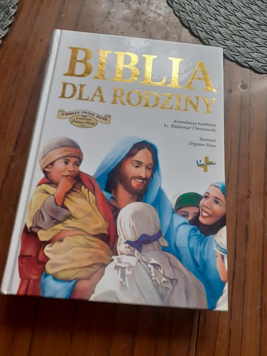 Biblia taka jak na zdjeciu nowa