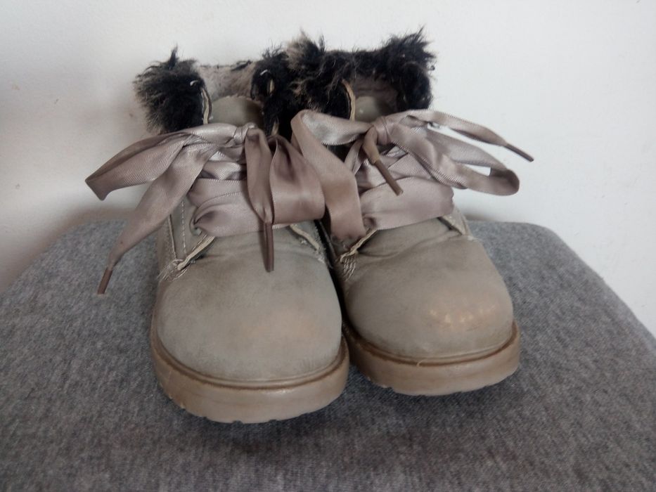 4 pary bucików dziewczęcych