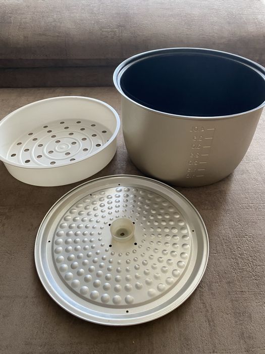 Чаша для мультиварки в наборе новая