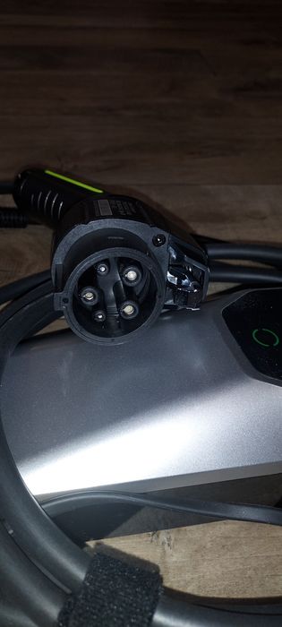 .Certyfikowana ładowarka samochodowa typ 1.