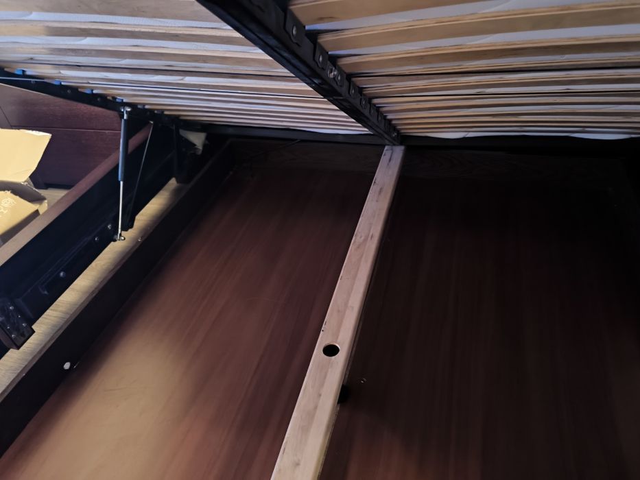 Łoże małżeńskie sprzedam