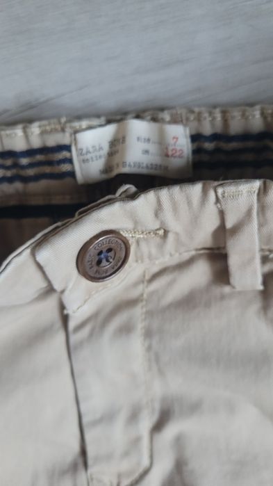 Spodnie Zara boys 122
Mało używane stan bdb 
Rozm 128