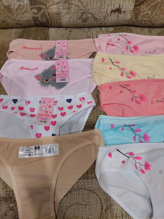 Білизна на дівчинку