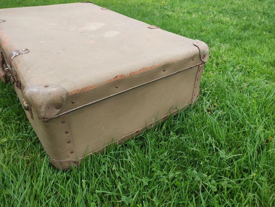 Stara kremowa walizka vintage retro art deco PRL DDR