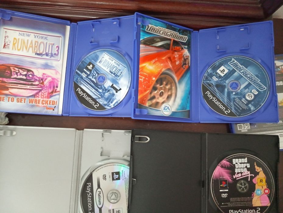 2 Jogos Playstacion 2 PS2	Jogos PS2 - Usados - Como novos*