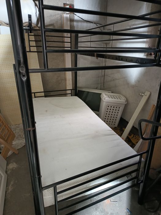 Двоповерхове металеве ліжко ікеа 200*90 з матрацами або без