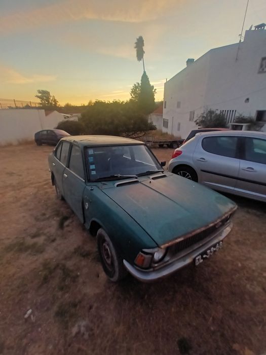 Toyota Corolla 1.2 para restauro