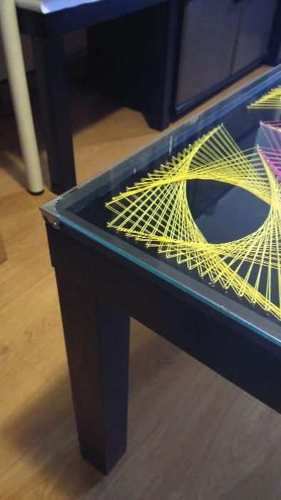 Mesa de centro decorada c/ tampo de vidro 55X55 cm nova 15% desconto