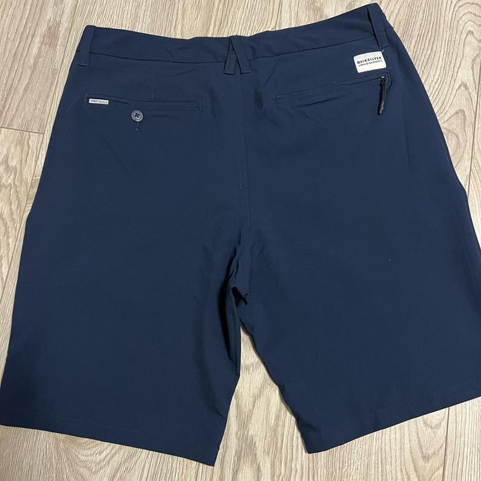 Шорти фірмові Quiksilver