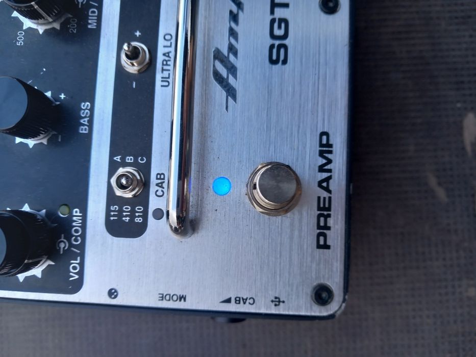 Ampeg sgt di pedal di com cab sim da ampeg