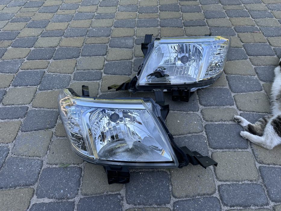 НОВІ Передні Фари Toyota Hilux 2011-2015