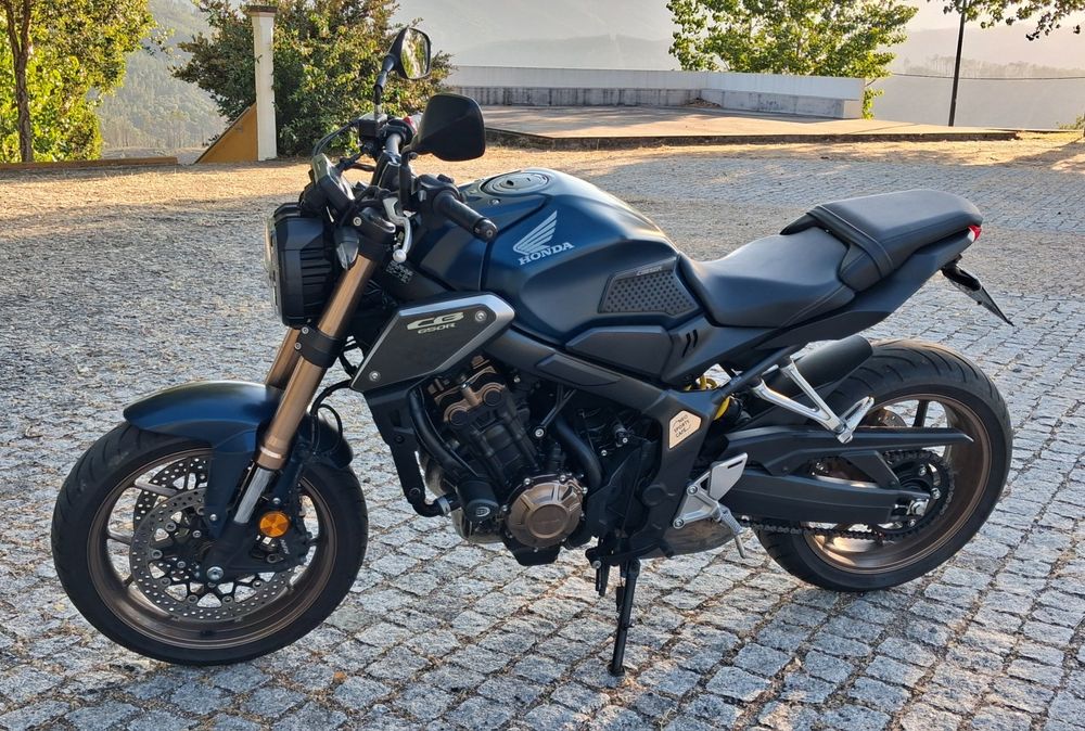 Honda CB 650R Neo Sports Café  95cv