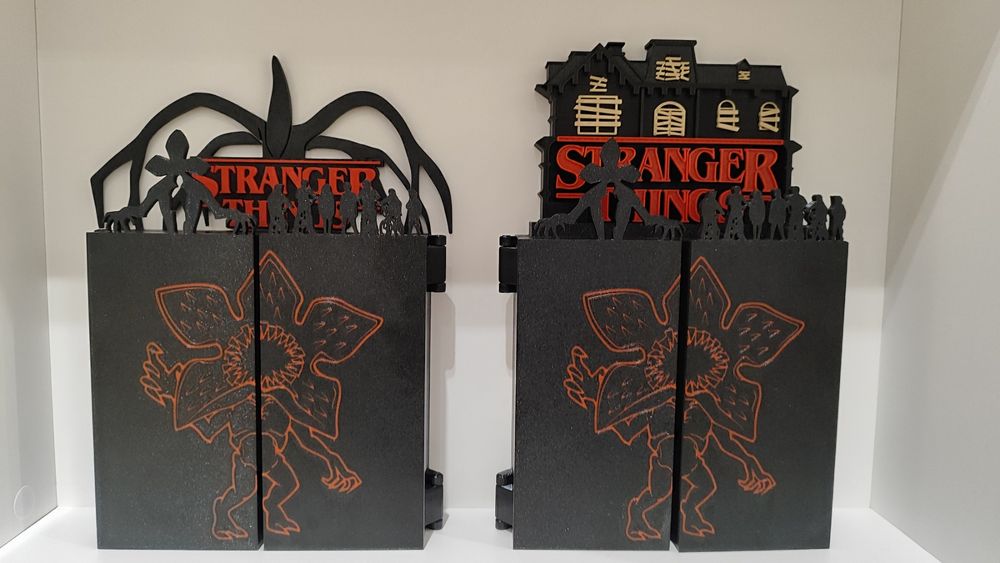 Шкатулка, поличками для фігурок Kinder Joy Stranger Things  Дивні Дива