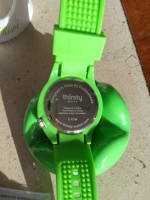 Relógio thirsty watch