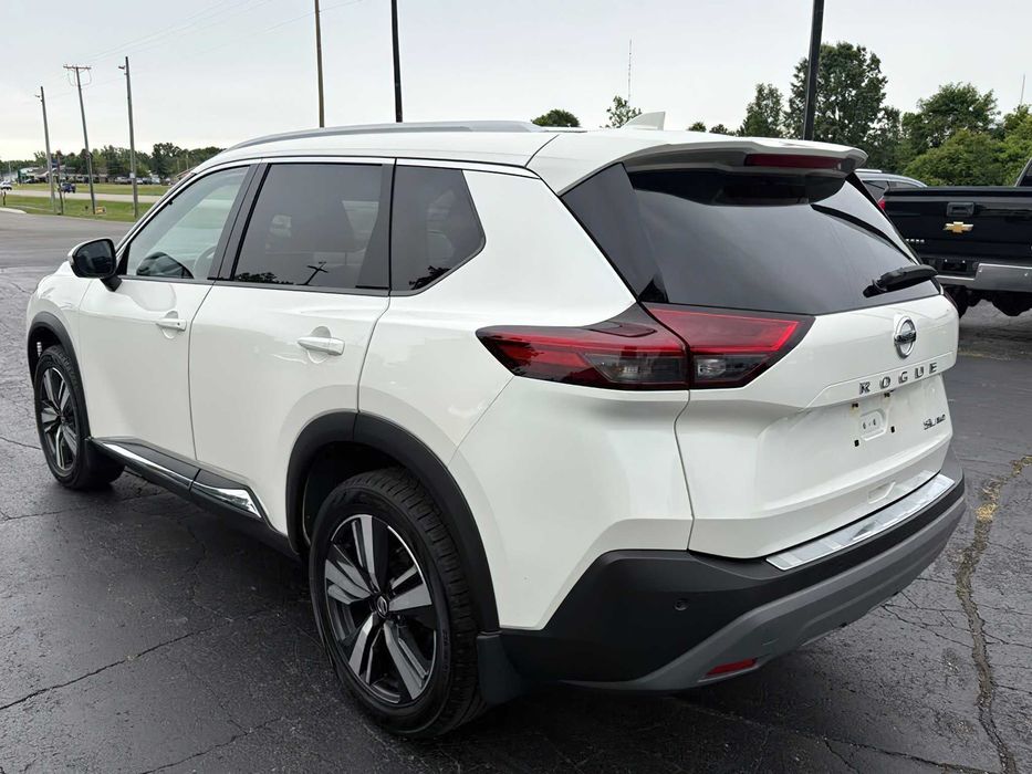 Nissan Rogue SL      2021