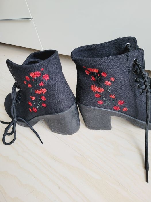 Nowe Czarne Botki goth rock kwiaty folk r. 39