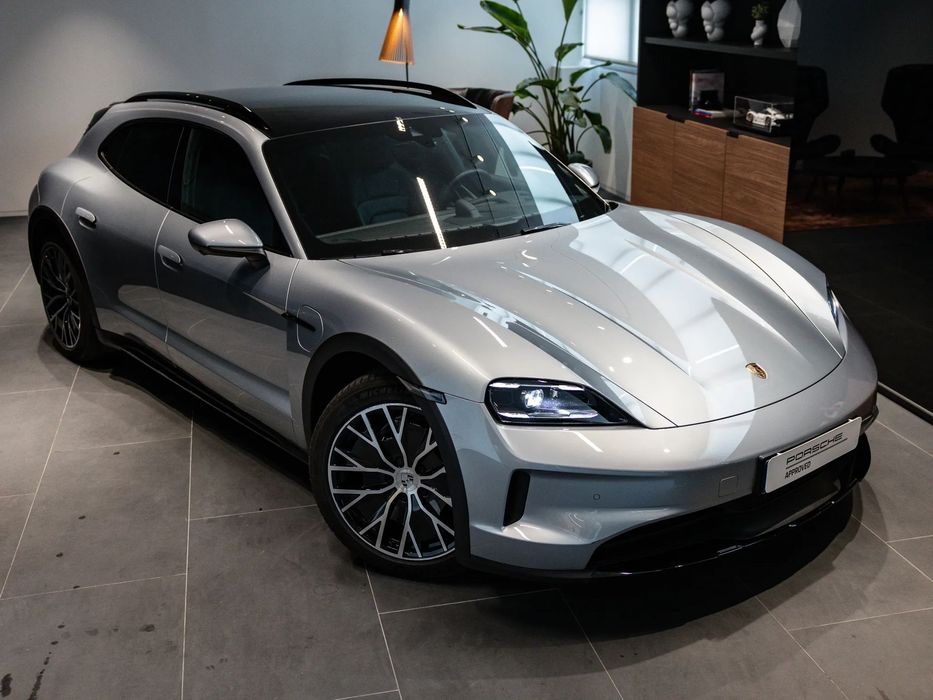 Porsche Taycan Cross Turismo 4