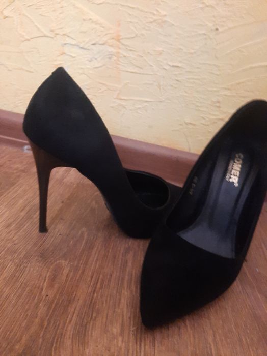 Жіночі туфлі, замш