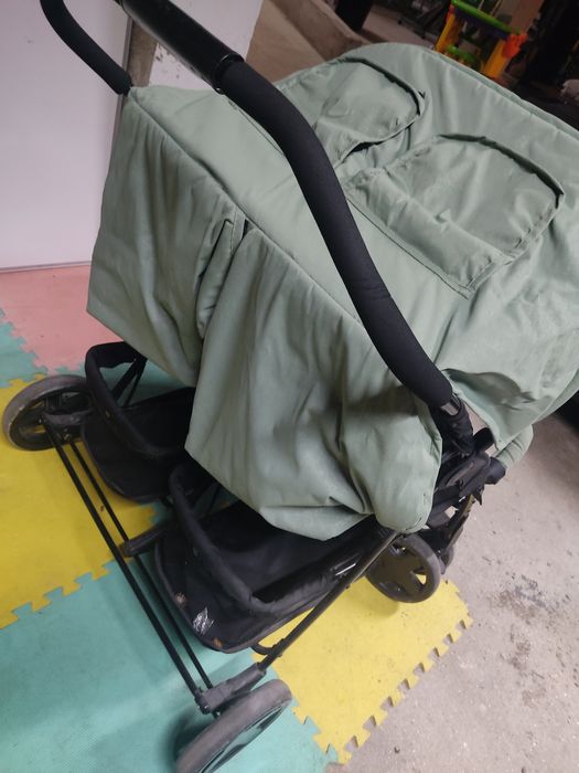 Carrinho gêmeos praticamente novo!