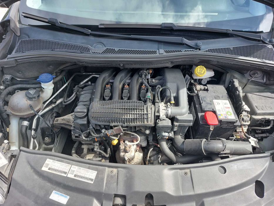 Peugeot 2008 1.2 VTi Allure | Teto Panorâmico | Estimado & Revisão em Dia