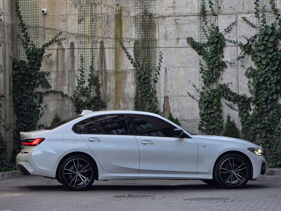 Продам BMW 3 Series 2022. Можна в розстрочку, під викуп.