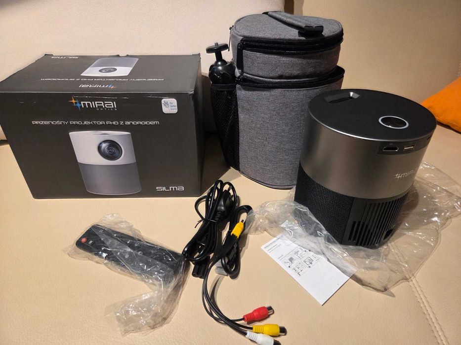 Projektor LED o rozdzielczości 1920 x 1080 -rzutnik na ścianę