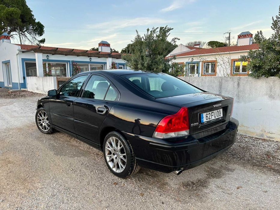 Volvo S60 2.4 D5 — photo 4