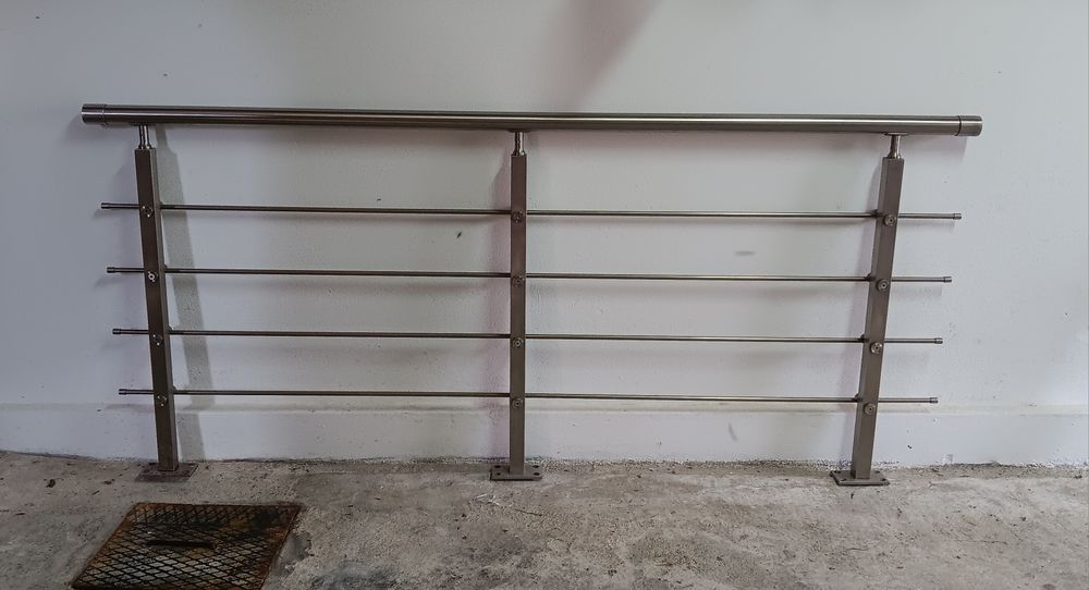 Grade/Corrimão em Inox - 210 cm