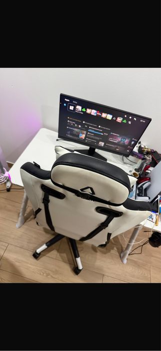 Cadeira gaming + mesa gaming + monitor gaming