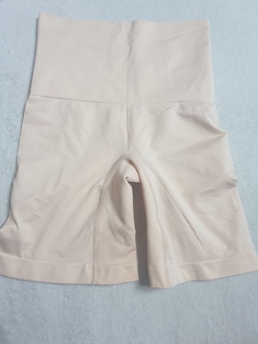 Nowe damskie spodenki modelujące r. 36/38