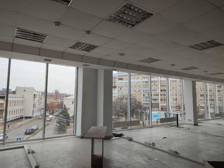 Оренда приміщення 351,9 м2/пр. Героїв Харкова 54/м. Захисників України