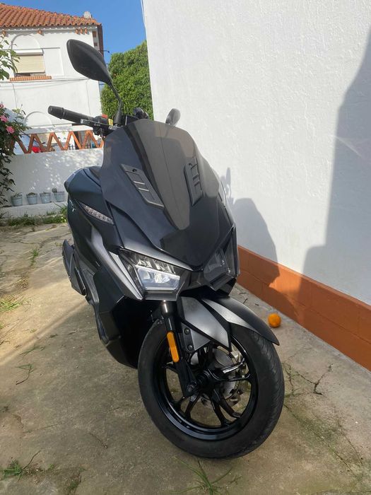Scooter Fiddle 50 e Sym jet x