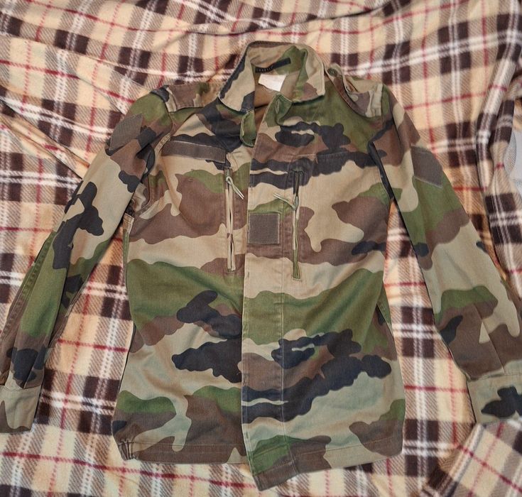 2 французьких кітеля 1996 року камуфляж CCE (Camouflage Centre-Europe)